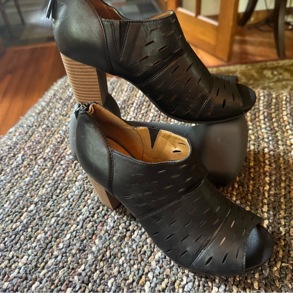Clarks Black Heeled Boots with Brown Heel
